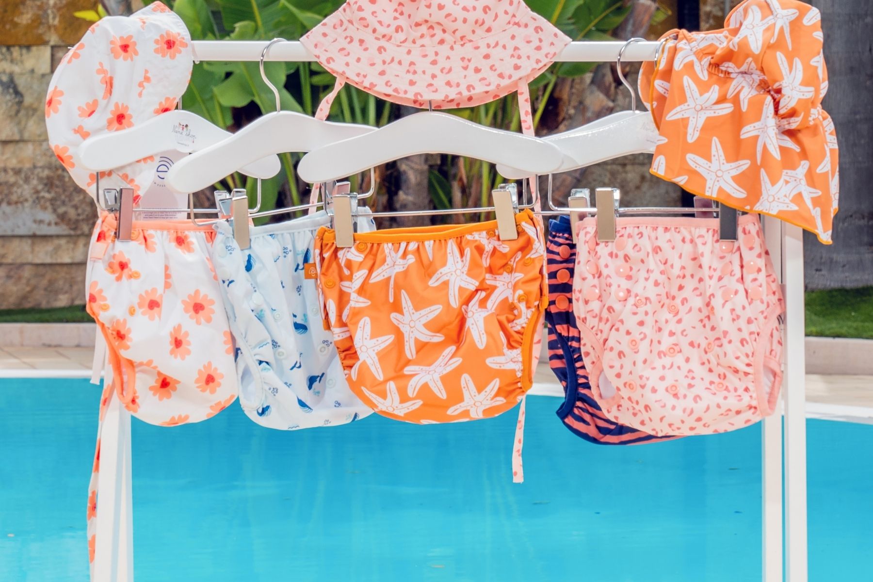 Guida Completa ai Costumi Contenitivi per Neonati: Sicurezza e Stile in Acqua