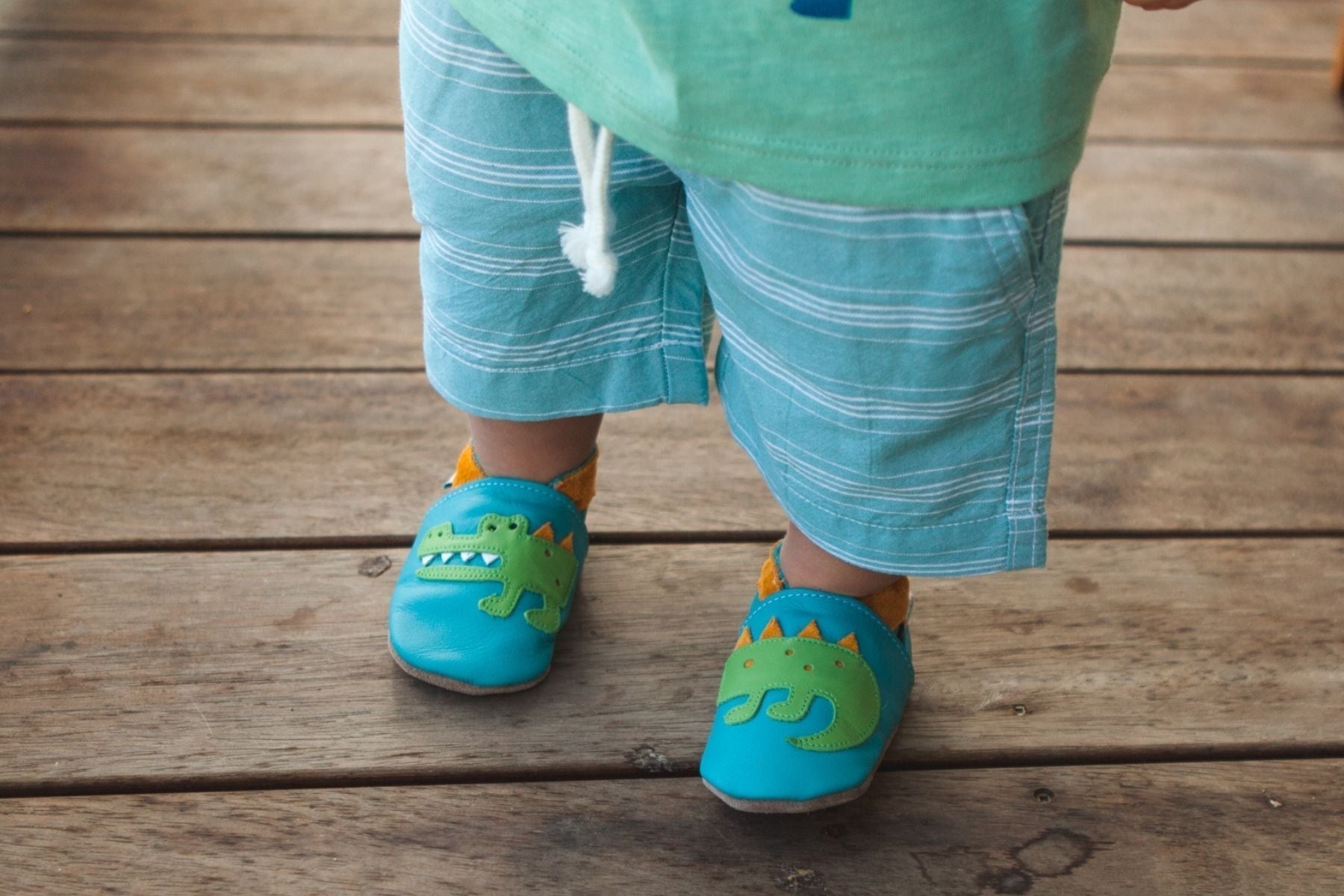 Scarpe per i primi passi: quando iniziare e come sceglierle - Nene Shop