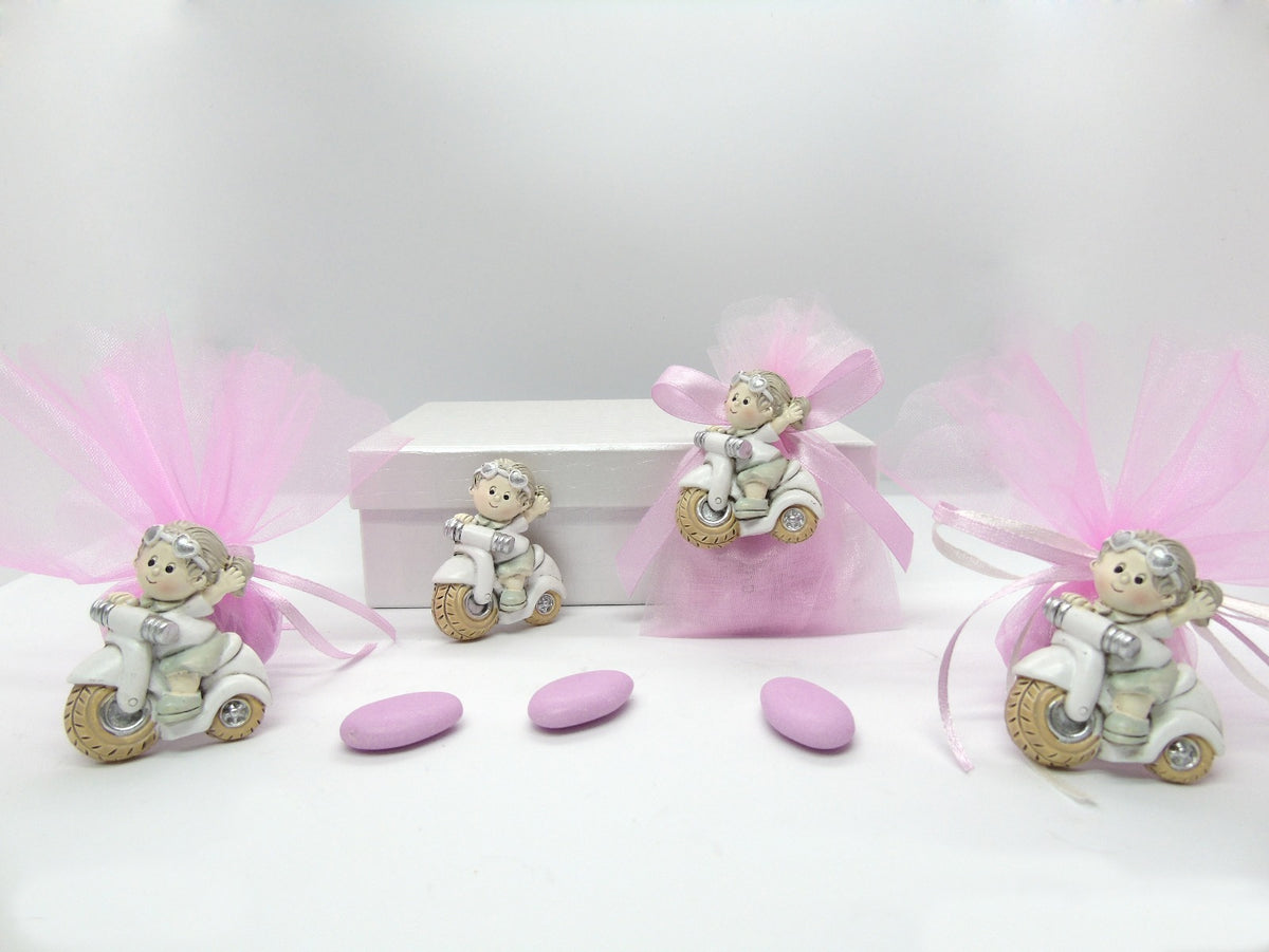 BOMBONIERA NASCITA BATTESIMO MAGNETE MOD. BIMBA IN MACCHINA