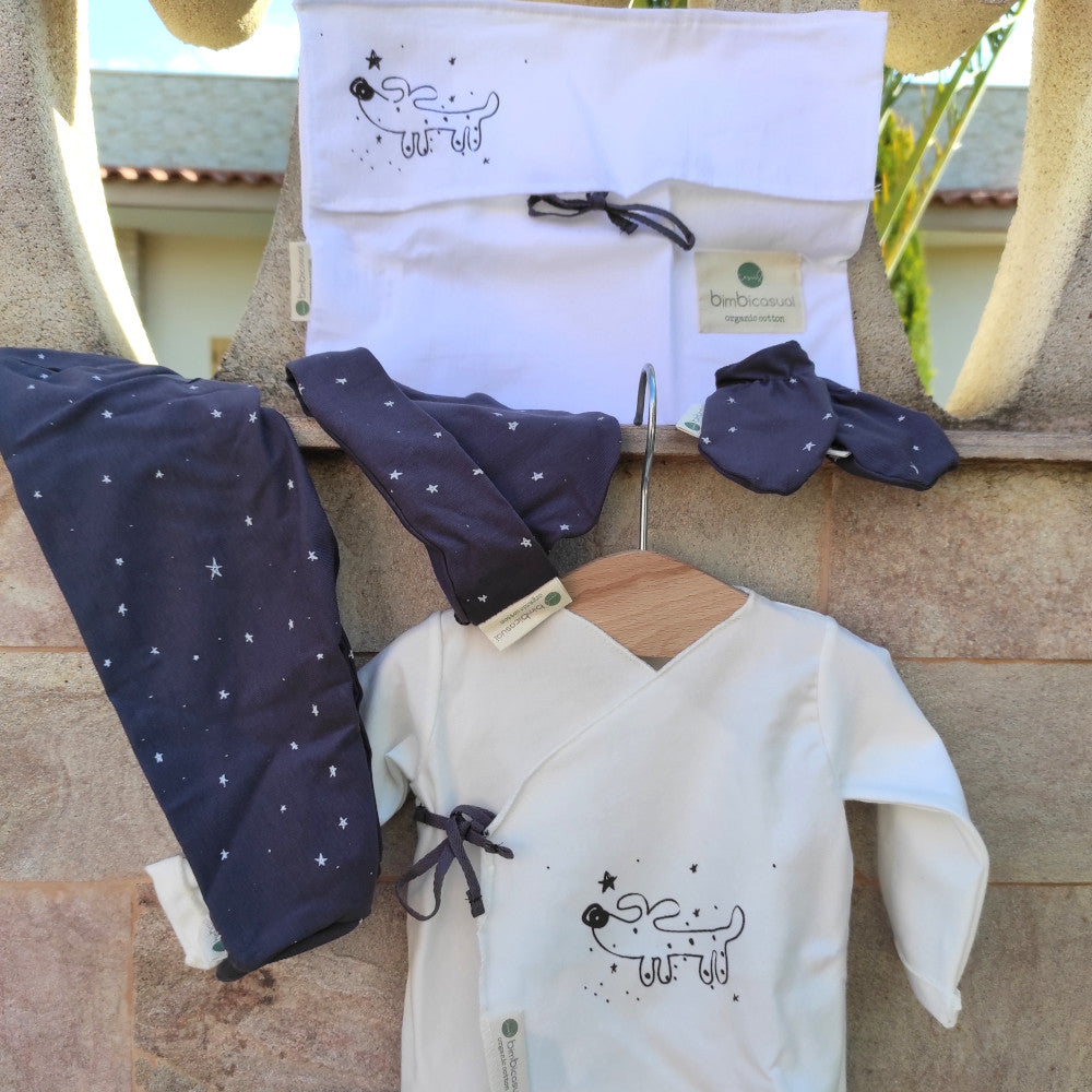 Cofanetto Neonato nascita completo + cappellino + muffole + borsa