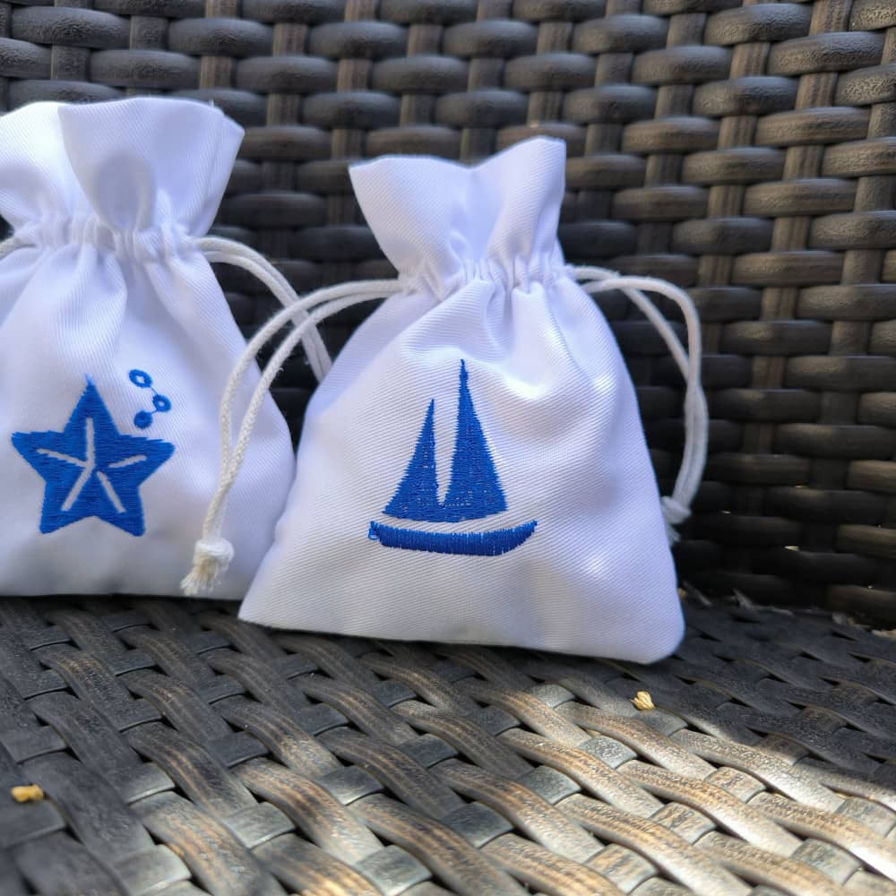 Bomboniera Sacchettino Porta Confetti Battessimo - Bianco Ricamato Tema Mare - Barca